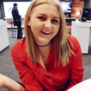 Meet your Posher, Lauren